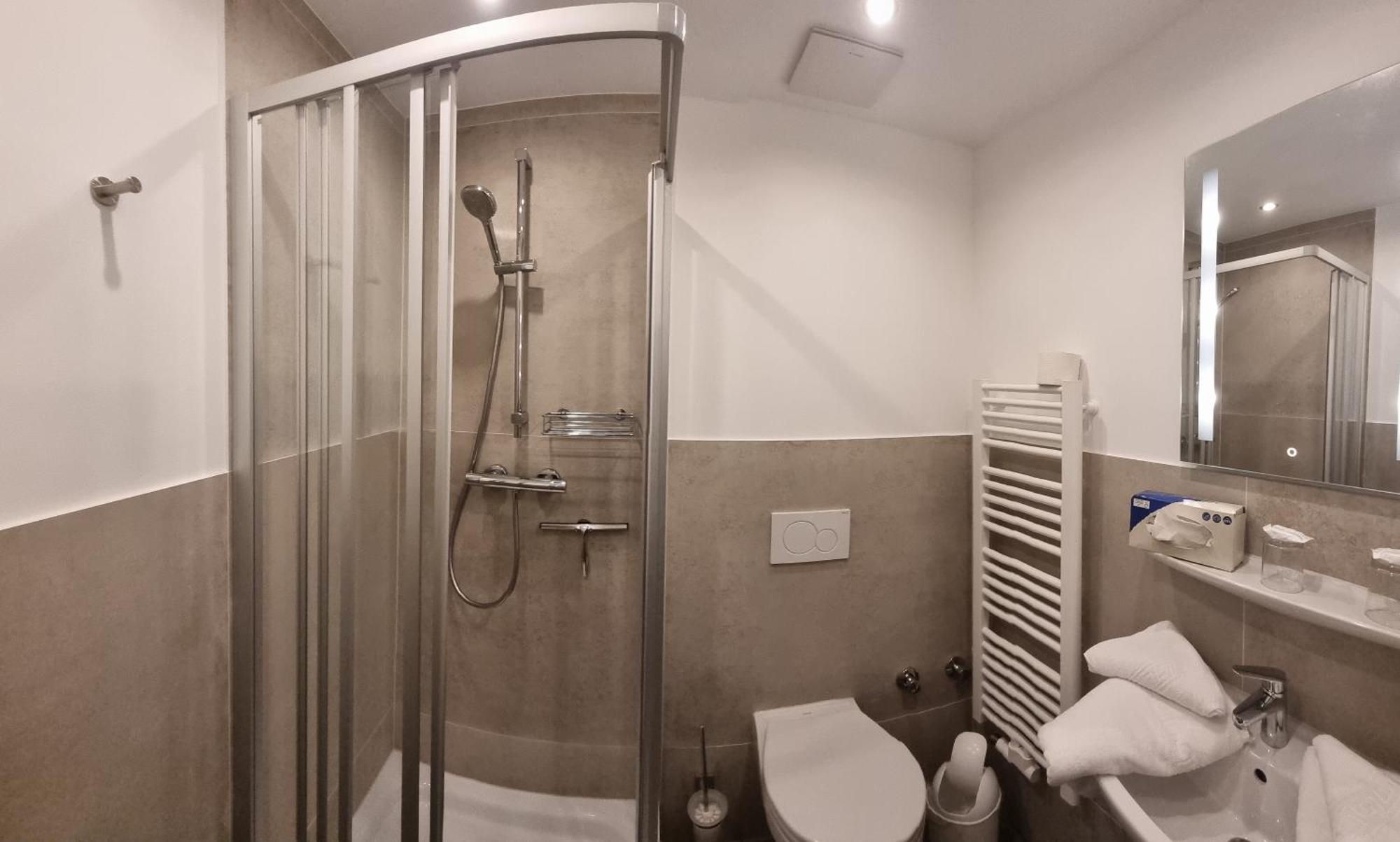 Hotel-Cafe-Lindow Wenningstedt-Braderup Ngoại thất bức ảnh