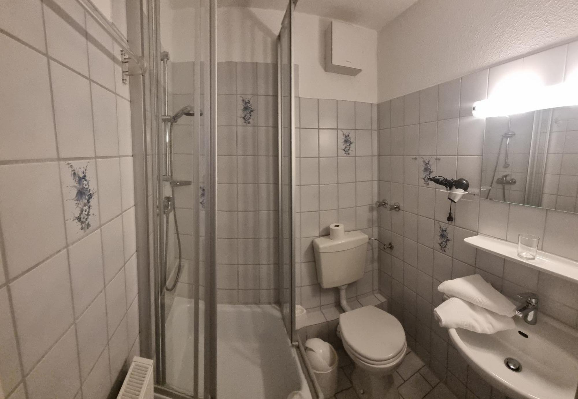 Hotel-Cafe-Lindow Wenningstedt-Braderup Ngoại thất bức ảnh