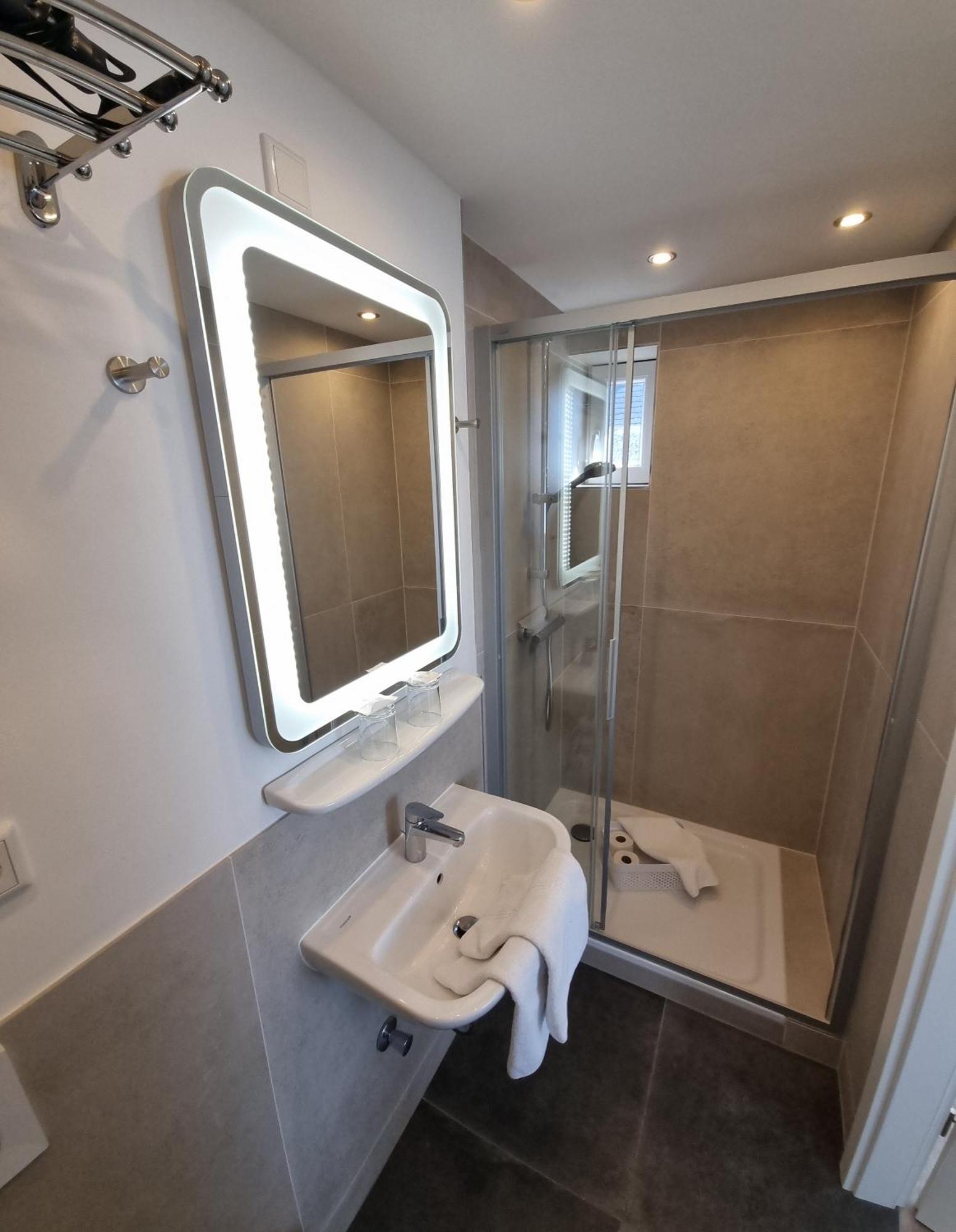 Hotel-Cafe-Lindow Wenningstedt-Braderup Ngoại thất bức ảnh