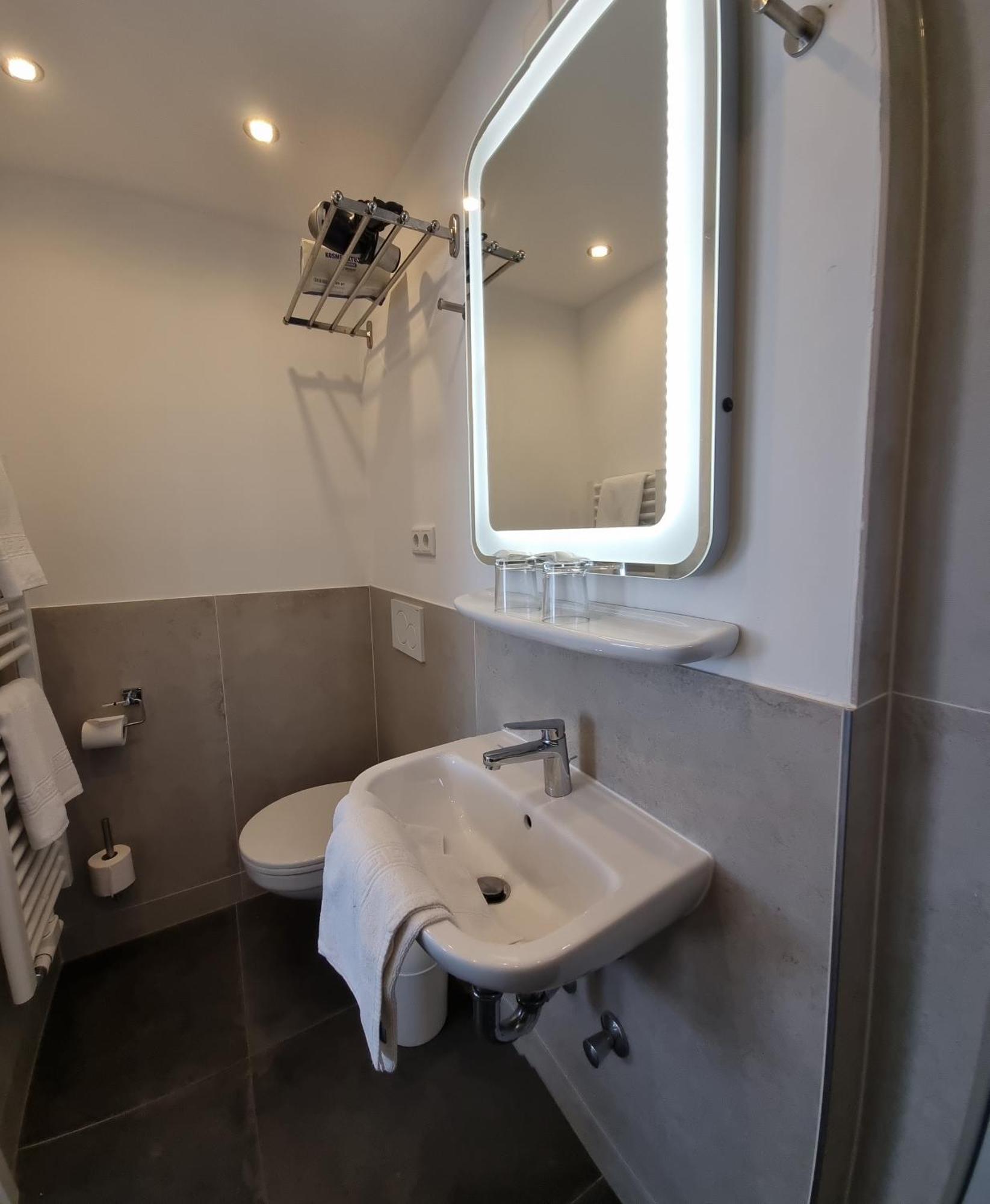 Hotel-Cafe-Lindow Wenningstedt-Braderup Ngoại thất bức ảnh
